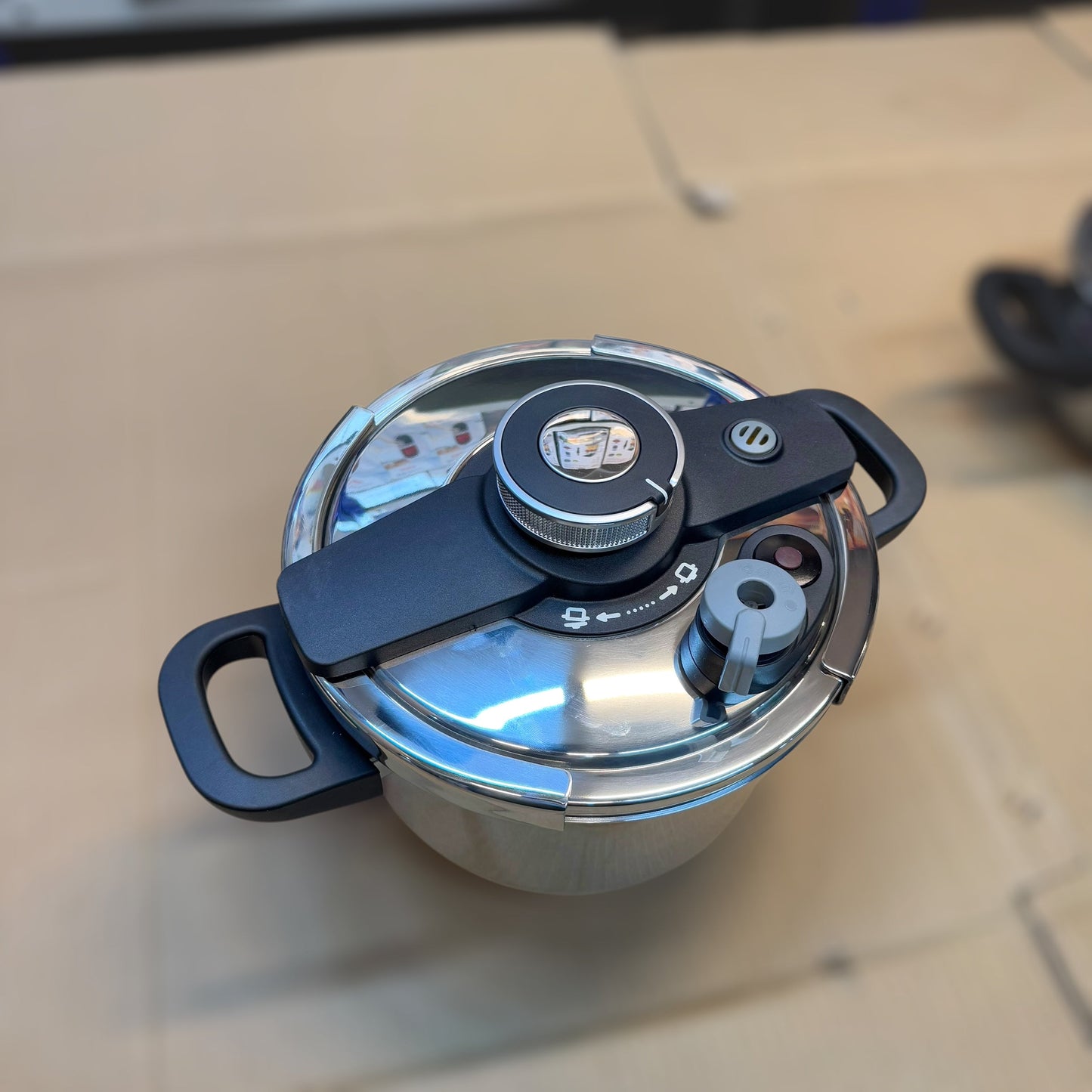 Unique Pro 4+6L Pressure Cooker - German Lot Imported