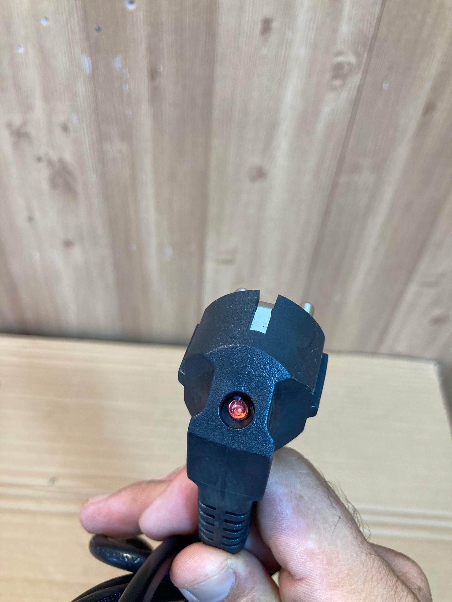 F9 Electric water  Heating Rod with Automatic Temperature Control 2500W